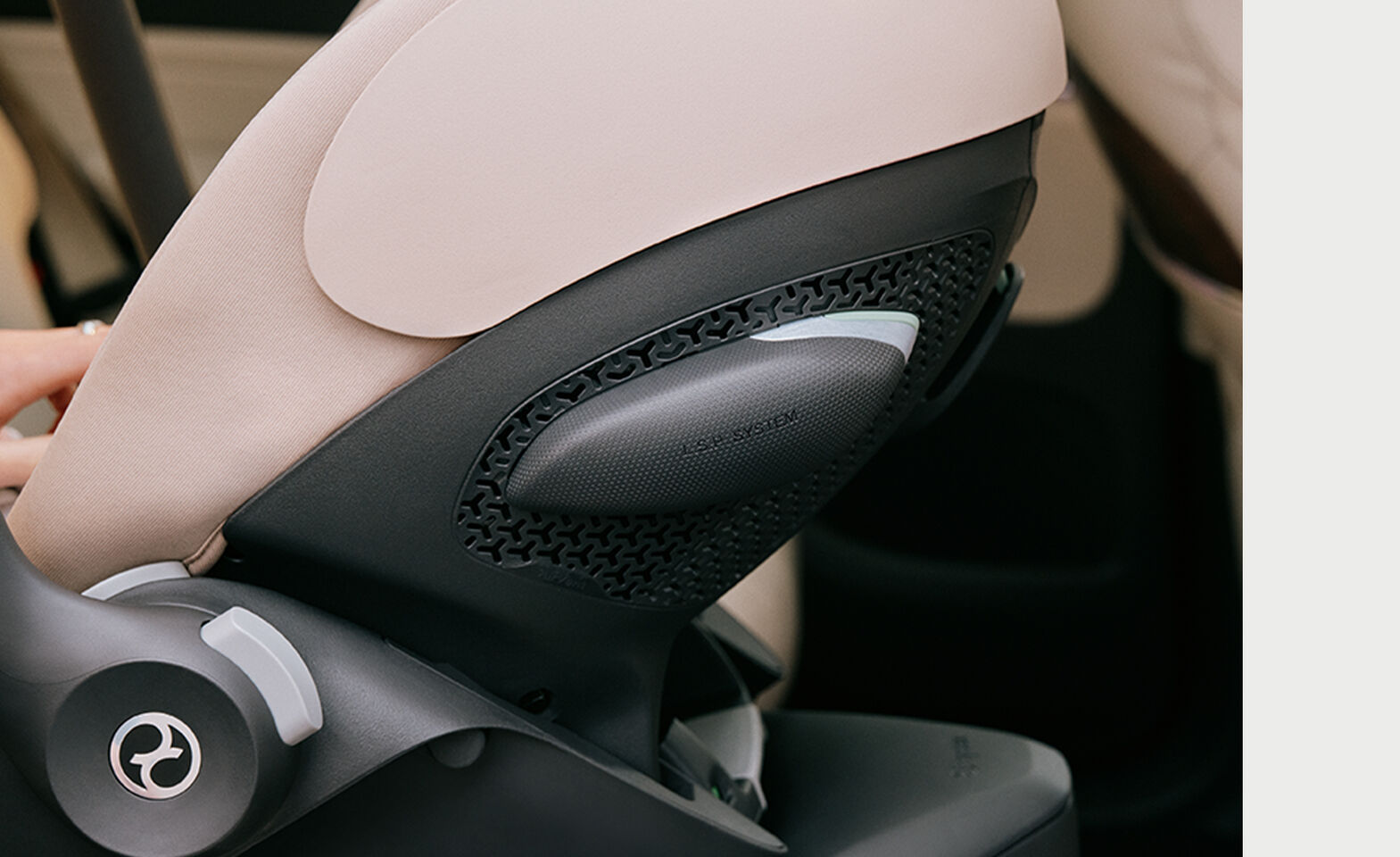 Close-up of a Cloud G3 infant car seat.
