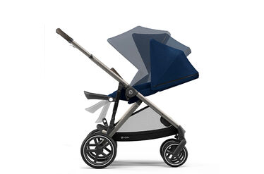 An image of the CYBEX Gold Gazelle S Sibling Stroller, highlighting the Ergonomic Near-Flat Position feature.