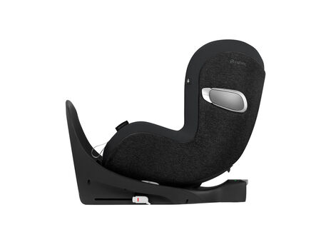 Side view of the Cloud Z car seat, black with ergonomic design.