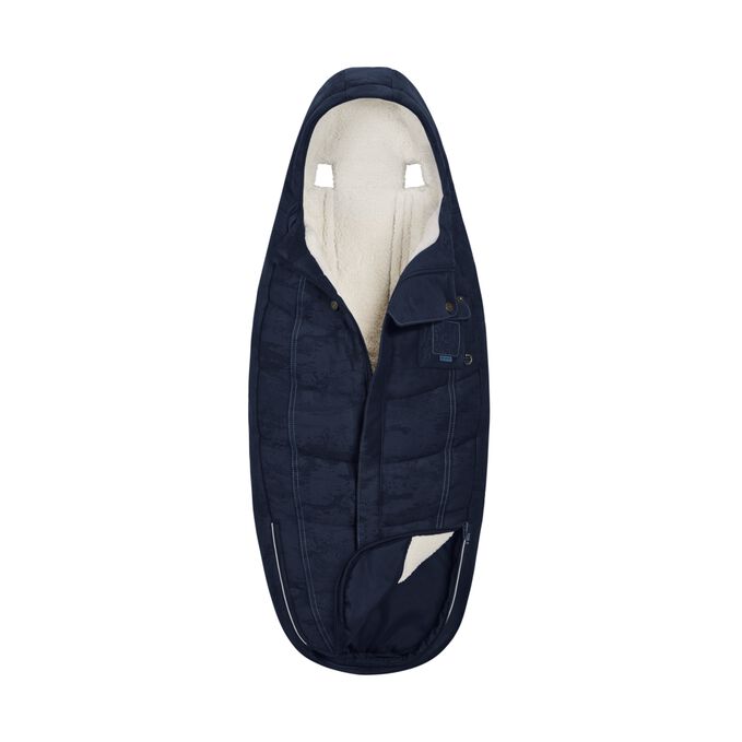 Ein Bild des CYBEX Platinum Footmuff Rebellious Luxury , das das Merkmal Belüftungsreißverschluss hervorhebt.