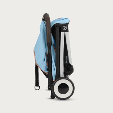 An image of the CYBEX Gold Orfeo Buggy, highlighting the Hand Luggage Compatible feature.