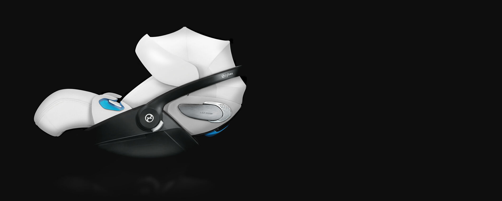 Cloud T i-Size infant car seat on a black background