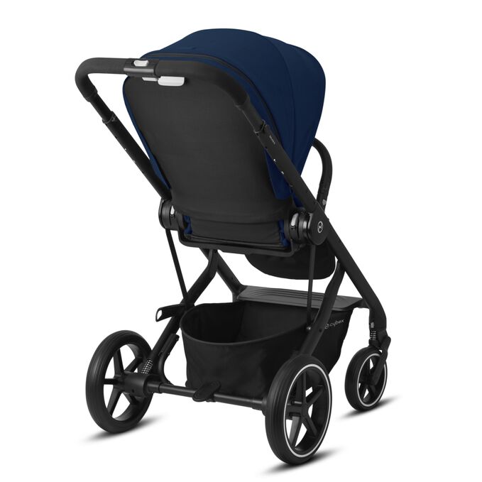 Imagem do CYBEX Gold Balios S 1 Lux Stroller, destacando a funcionalidade Pega de ajuste regulável.