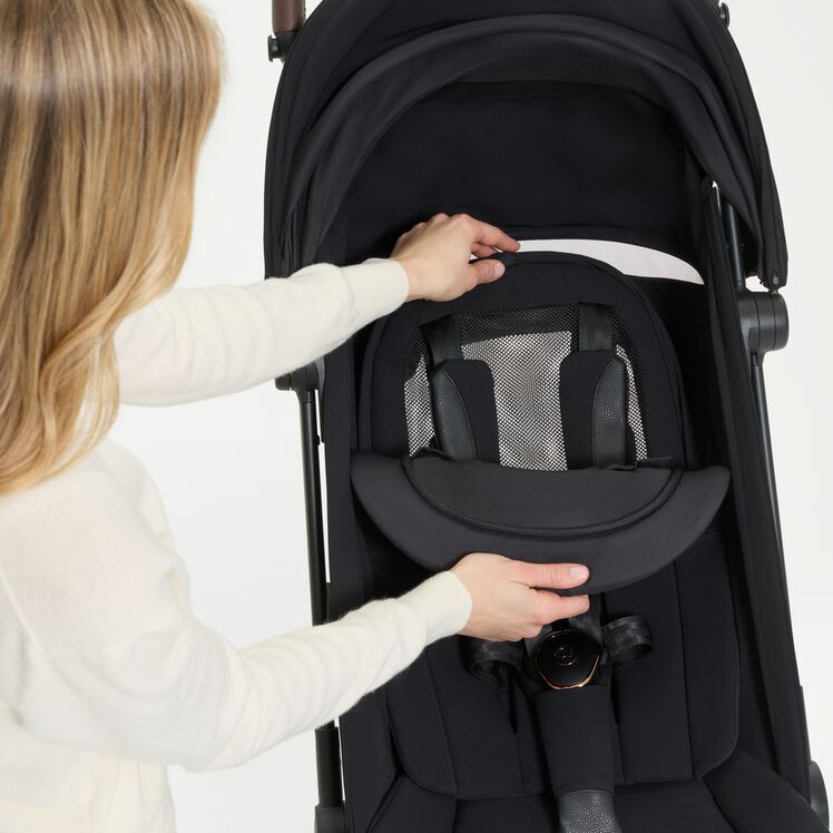 CYBEX Coya 2 Style Collection breathable mesh backrest and removable inlay.