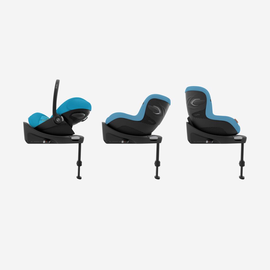 An image of the CYBEX Gold Base G ISOFIX Base, highlighting the Innovative Locking System feature.