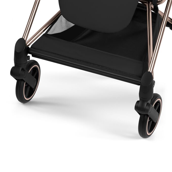 Afbeelding van de CYBEX Platinum Mios Stroller, met de nadruk op de functie Large Color-matching Shopping Basket.