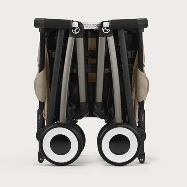 An image of the CYBEX Gold Libelle Buggy, highlighting the Hand Luggage Compatible feature.