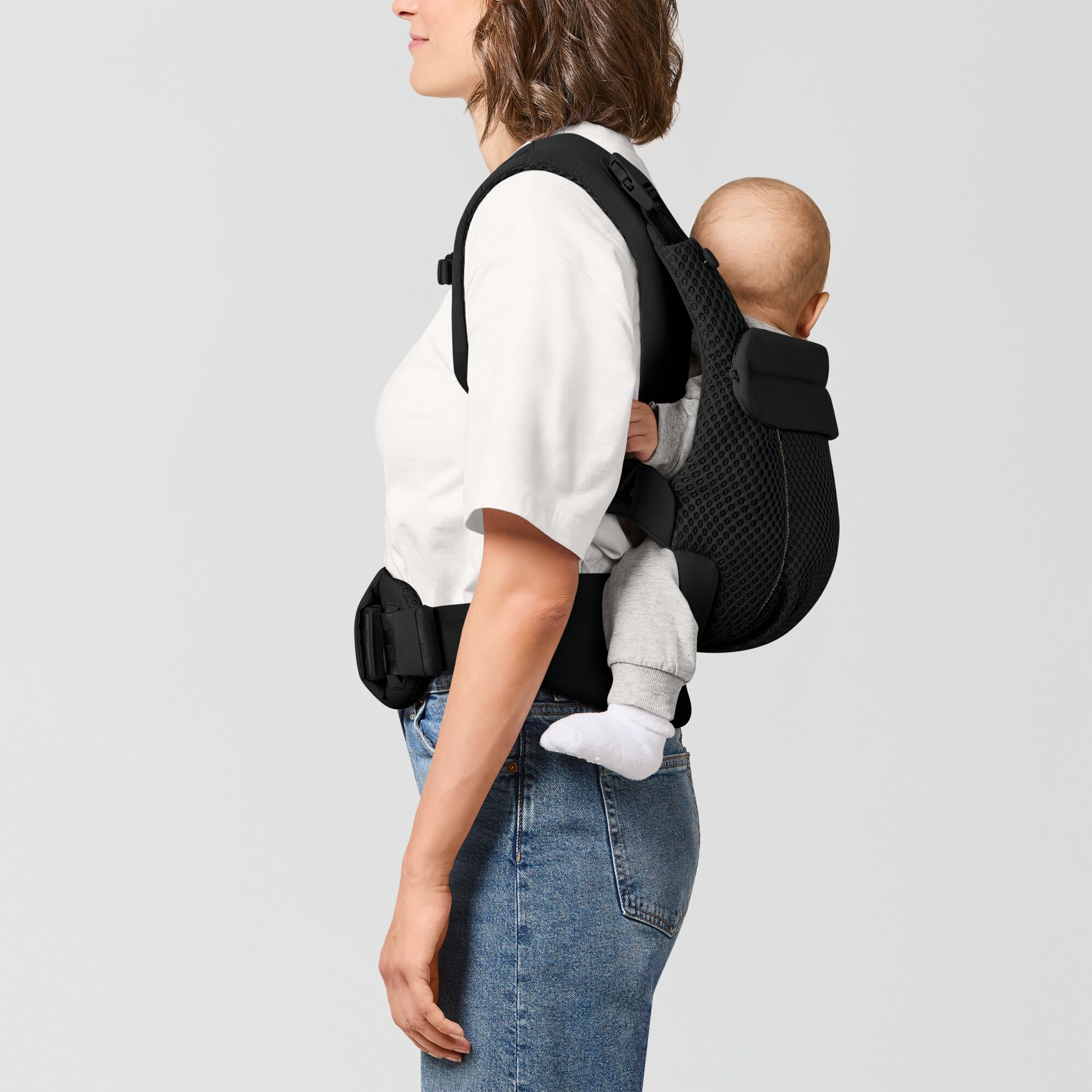 CYBEX Amya Carrier - Magic Black in Magic Black large-cybex-us image number 5