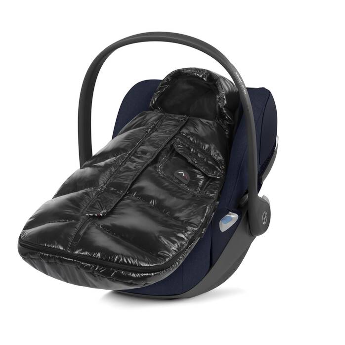 CYBEX Platinum Winter Footmuff Mini - Deep Black in Deep Black image number 4 CYBEX Platinum Winter Footmuff Mini - Deep Black in Deep Black large-cybex-neu image number 4
