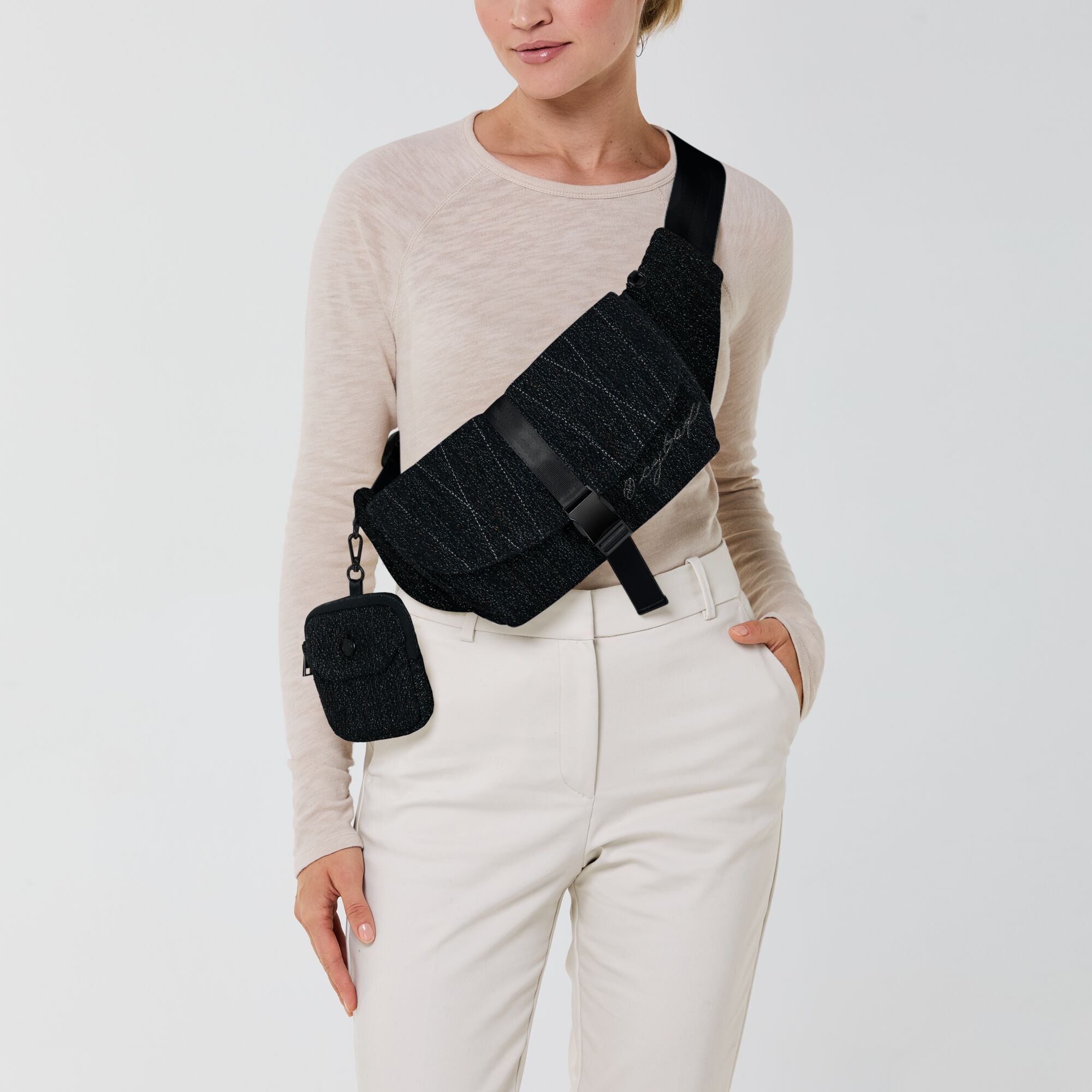 CYBEX Belt Bag Boucl&eacute; - Smoky Black (Boucle) in Smoky Black (Boucl&eacute;) large-cybex-gb image number 2
