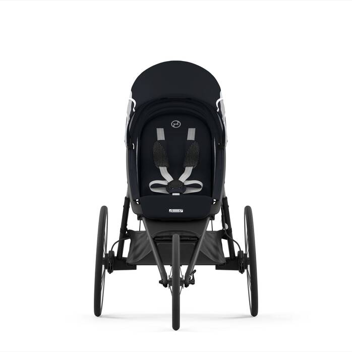 Obrázek ukazuje kombinaci několika produktů, které se prodávají samostatně. číslo snímku 3 CYBEX Rám Avi – Black s detaily v barvě Black in Black With Black Details large-cybex-neu číslo snímku 3