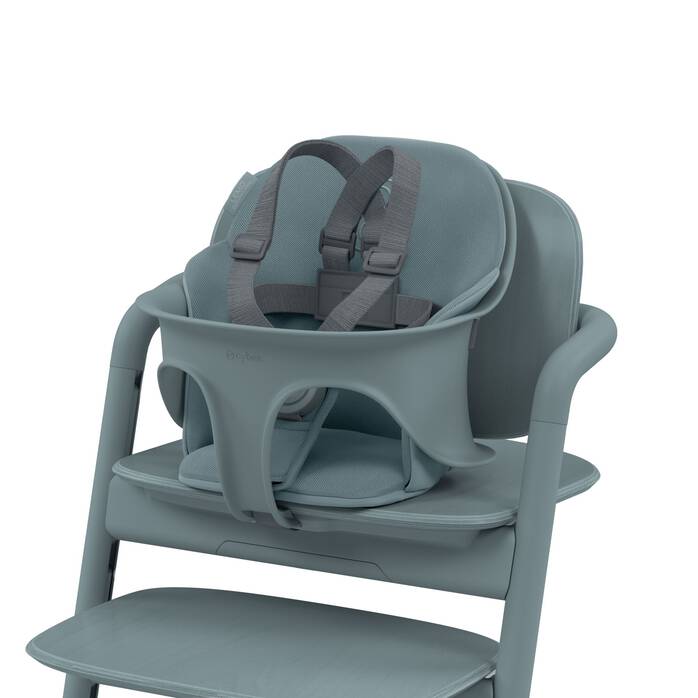 Image shows the combination of several products, sold separately. image number 2 CYBEX Gold Harness - Light Grey in Light Grey large-cybex-neu image number 2