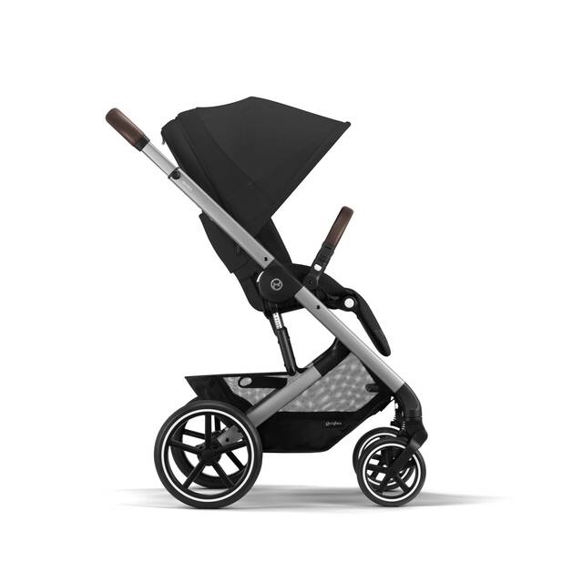 CYBEX Balios S Lux - Moon Black (Silver Frame) in Moon Black (Silver Frame) large image number 5
