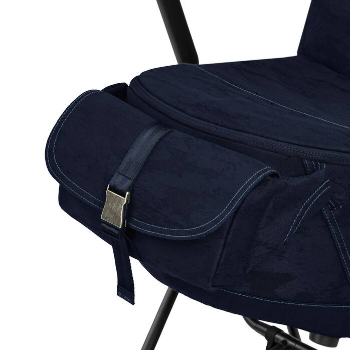 CYBEX Mios Lux Carry Cot - Rebellious Luxury Denim Blue in Rebellious Luxury Denim Blue image number 9 CYBEX Mios Lux Carry Cot - Rebellious Luxury Denim Blue in Rebellious Luxury Denim Blue large-cybex-row image number 9
