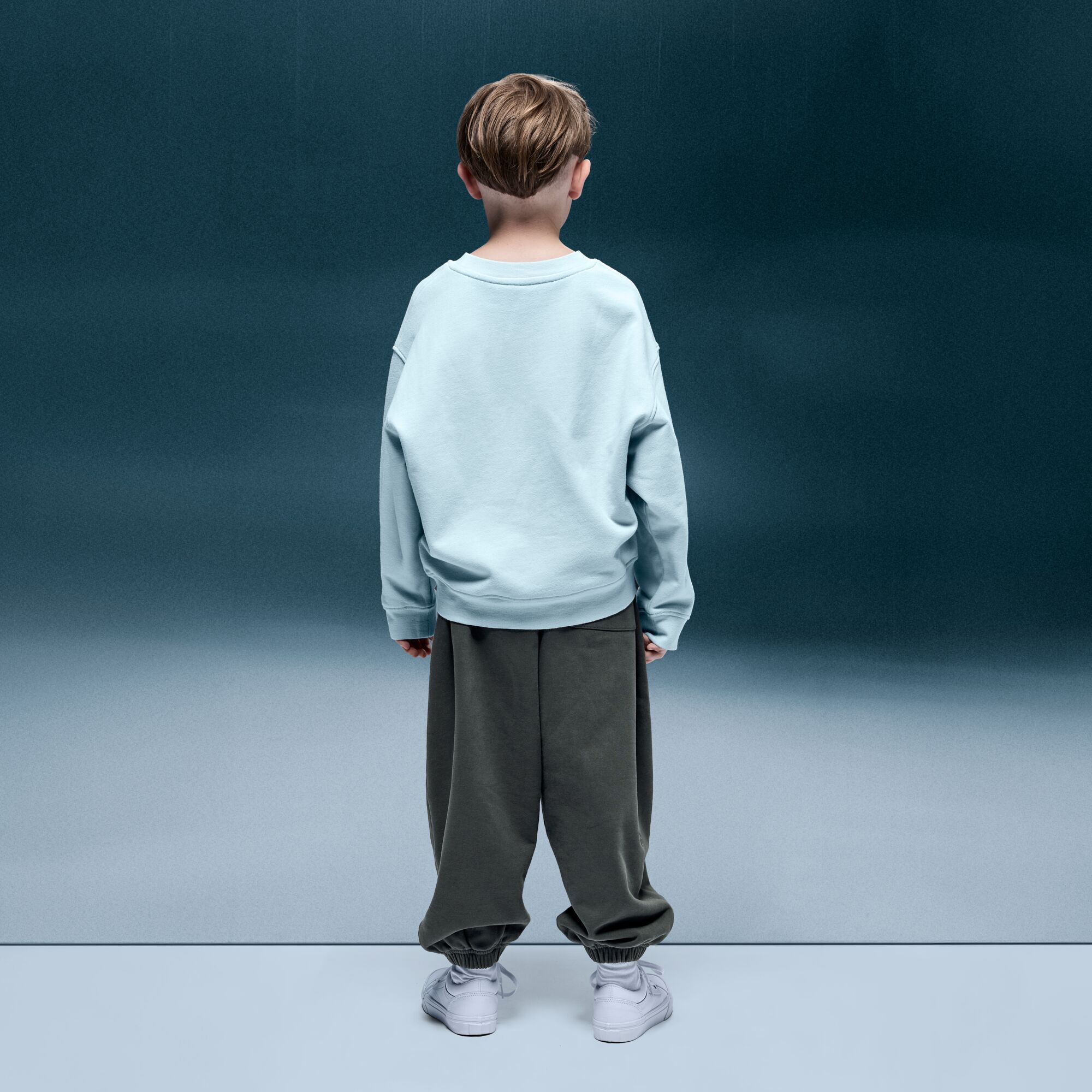 CYBEX Sweatshirt - Dust Blue in Dust Blue large-cybex-row image number 3