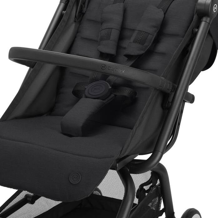 CYBEX Eezy S 2 - Deep Black in Deep Black image number 3 CYBEX Eezy S 2 - Deep Black in Deep Black large-cybex-neu image number 3