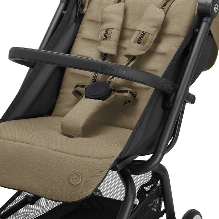 CYBEX Eezy S 2 - Classic Beige in Classic Beige image number 3 CYBEX Eezy S 2 - Classic Beige in Classic Beige large-cybex-neu image number 3