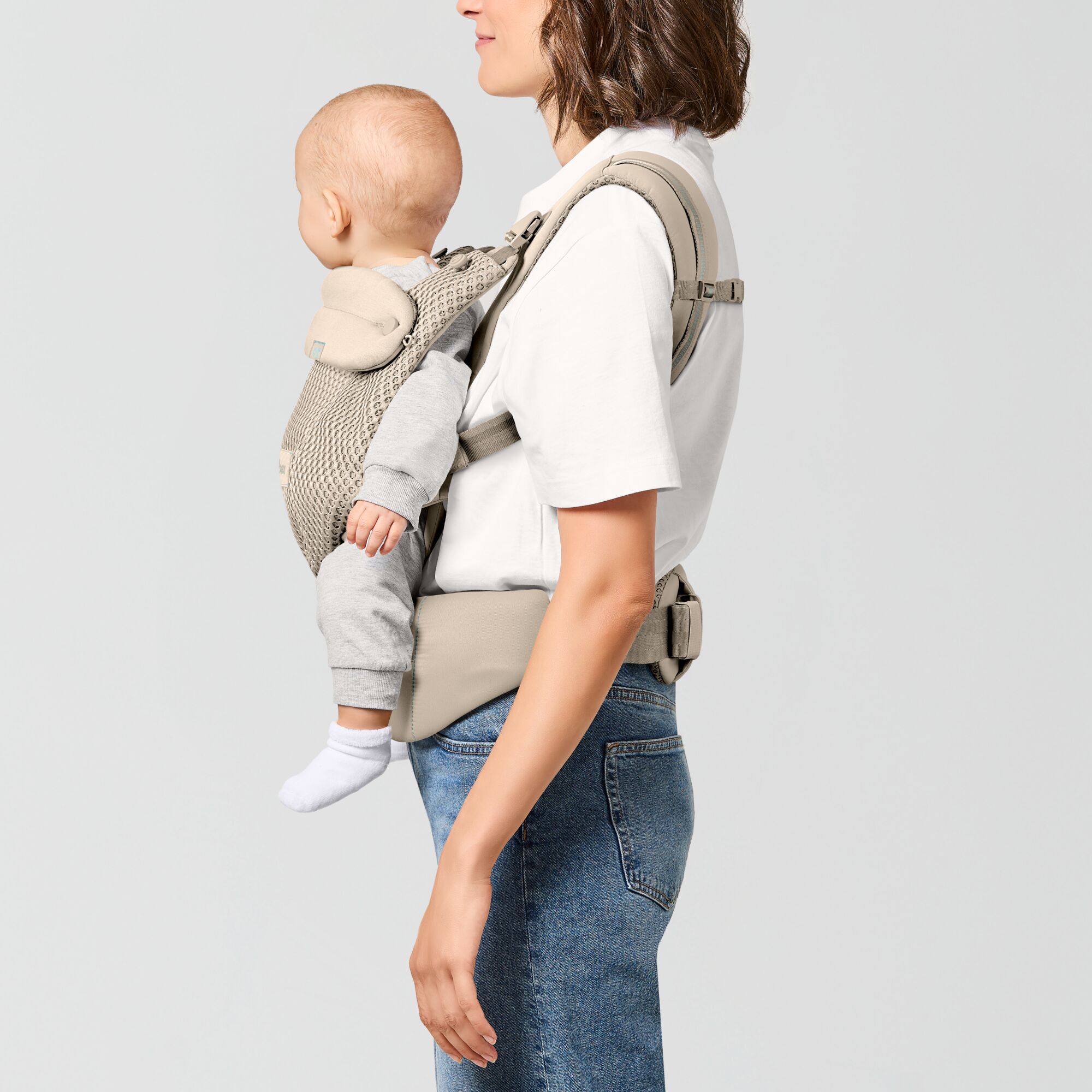 CYBEX Amya Carrier - Almond Beige in Almond Beige large-cybex-us image number 4