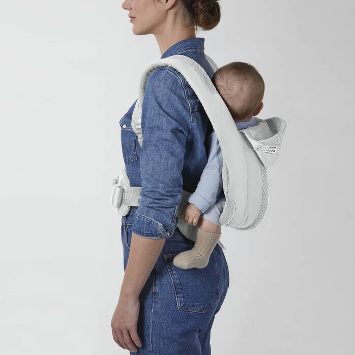 CYBEX Coya Carrier - White in White image number 4 CYBEX Coya Carrier - White in White large-cybex-us image number 4