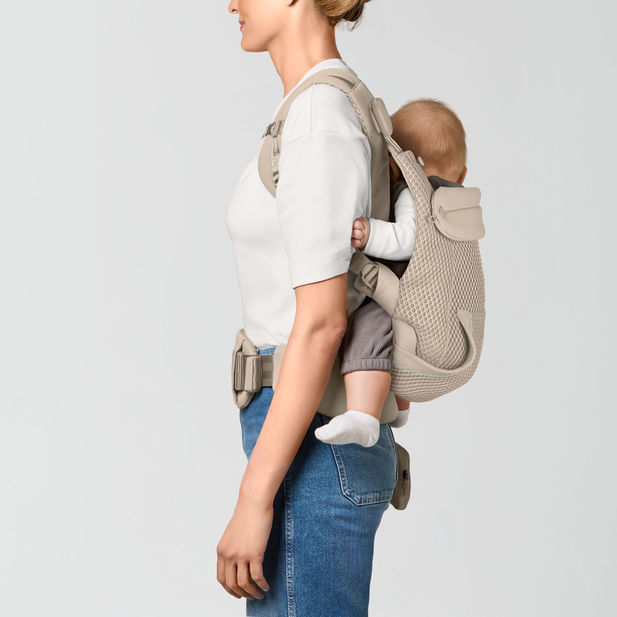 CYBEX Laya Carrier - Almond Beige in Almond Beige large-cybex-us image number 5