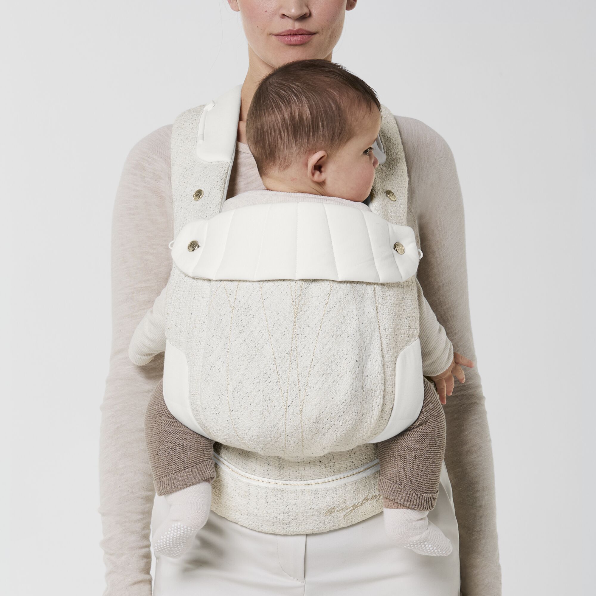 CYBEX Coya Baby Carrier Boucle - Cream White (Boucl&eacute;) in Cream White (Boucl&eacute;) large-cybex-row image number 2 Small
