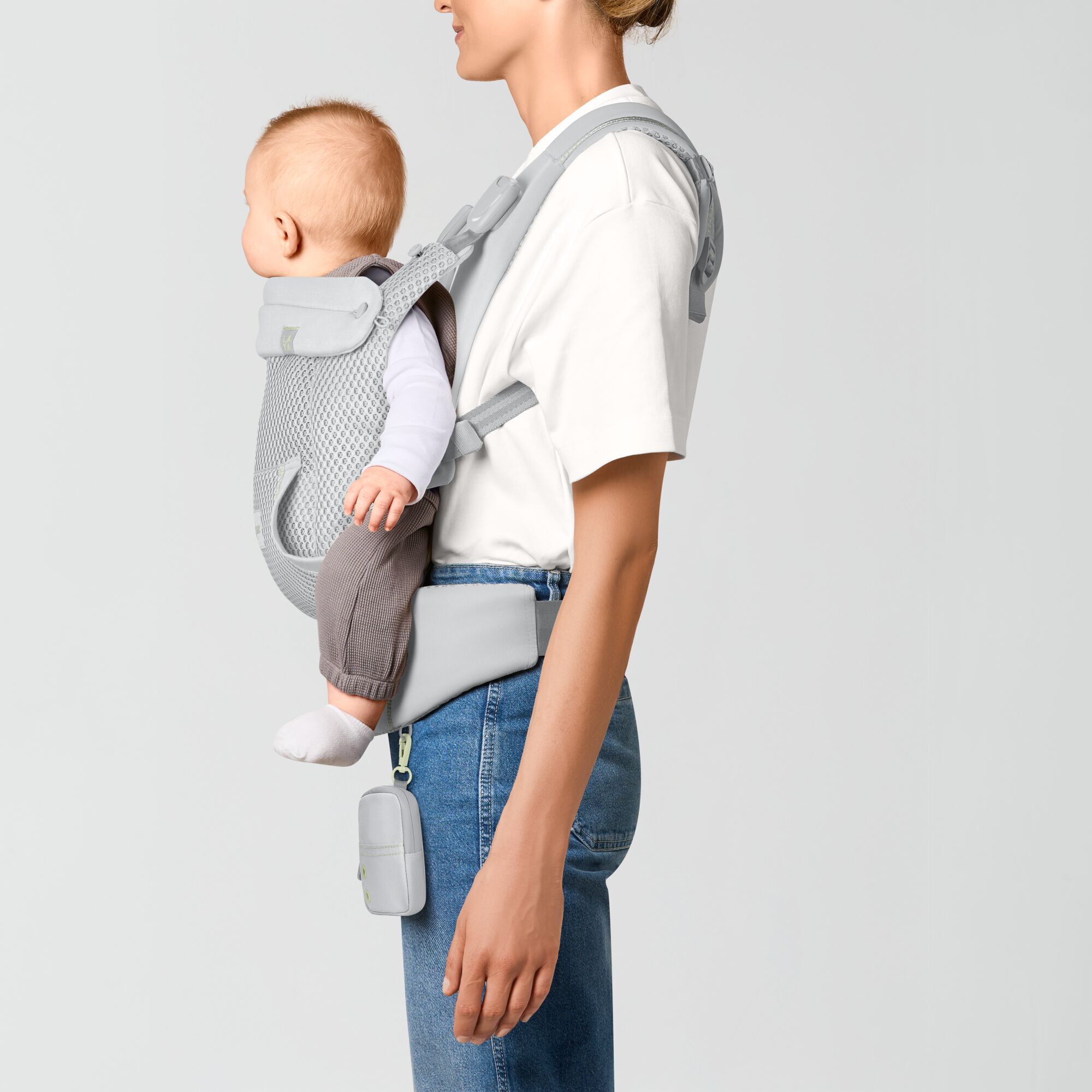 CYBEX Laya Carrier - Fog Grey in Fog Grey large-cybex-us image number 4