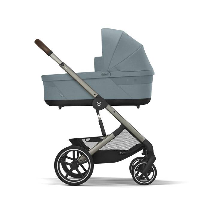 Image shows the combination of several products, sold separately. image number 5 CYBEX Cot S Lux - Stormy Blue in Stormy Blue large-cybex-neu image number 5