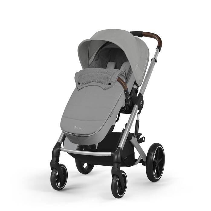 Image shows the combination of several products, sold separately. image number 4 CYBEX Gold Footmuff - Grey in Grey large-cybex-row image number 4