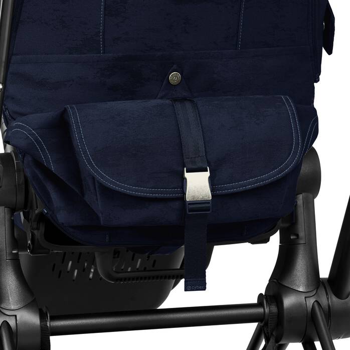 CYBEX Priam / e-Priam Seat Pack - Rebellious Luxury Denim Blue in Rebellious Luxury Denim Blue image number 9 CYBEX Priam / e-Priam Seat Pack - Rebellious Luxury Denim Blue in Rebellious Luxury Denim Blue large-cybex-neu image number 9