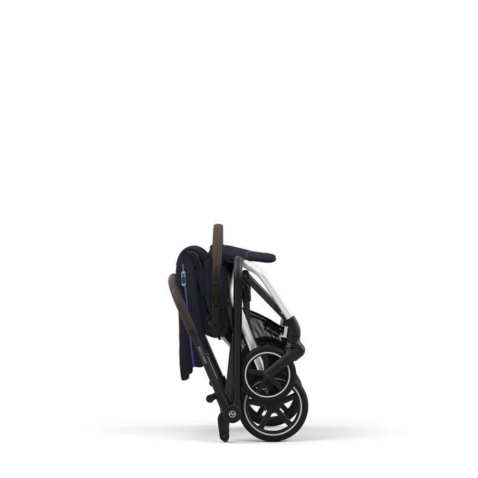 CYBEX Eezy S Twist Plus 2 - Dark Blue in Dark Blue image number 8 CYBEX Eezy S Twist Plus 2 - Dark Blue in Dark Blue large-cybex-ca image number 8